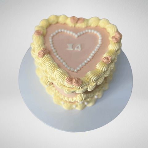 Vintage Charm Cake - La Fine Cakes