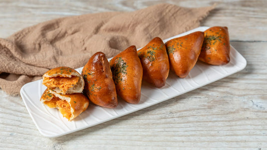 Esfiha de Frango com Queijo