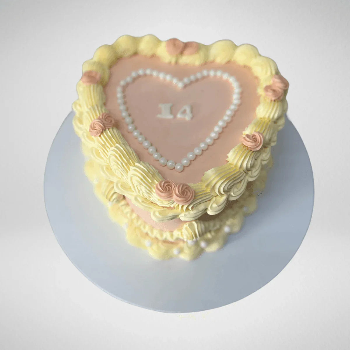 Vintage Charm Cake - La Fine Cakes