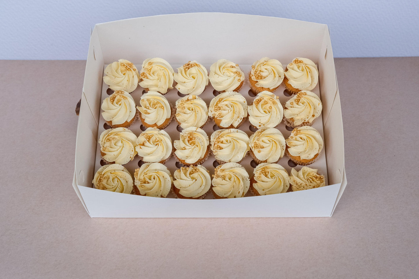 Mini Cupcakes - La Fine Cakes