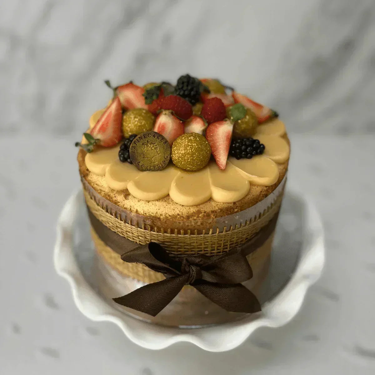 Mousse Milk Cream and Strawberries Cake - La Fine Cakes