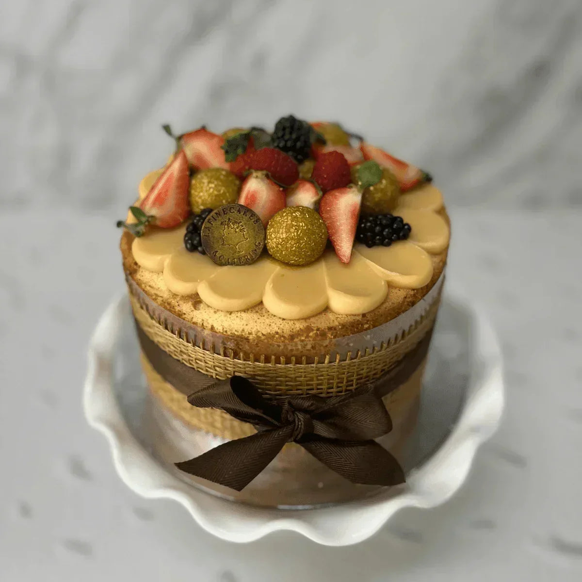 Mousse Milk Cream and Strawberries Cake - La Fine Cakes