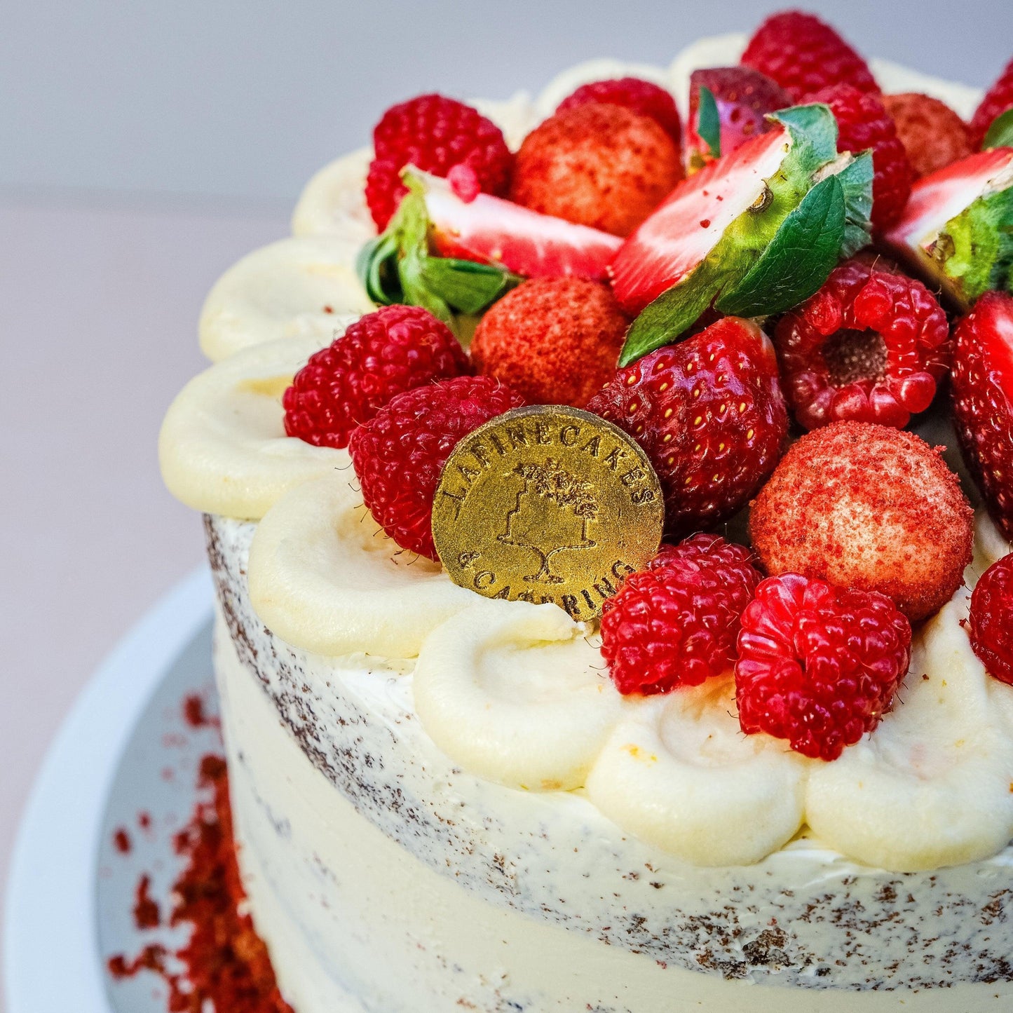 Red Velvet Cake - La Fine Cakes